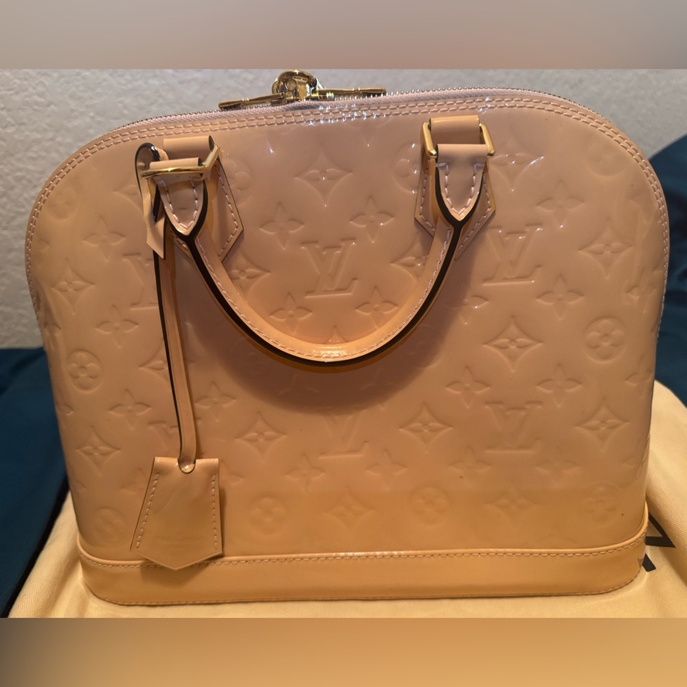 Louis Vuitton Alma PM Rose Ballerine Vernis Pink Authentic Pristine Lock & Keys